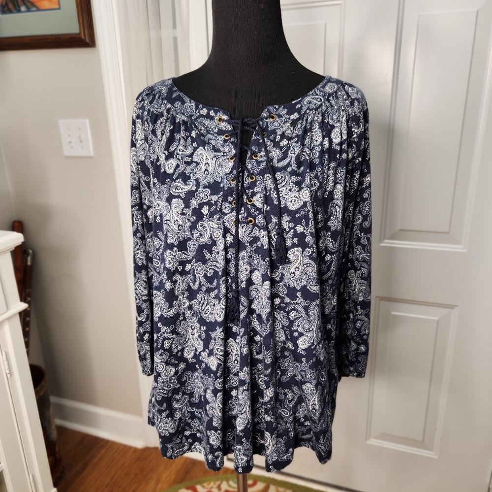 Women CHAPS Blue and White Floral Tie Front Size Medium